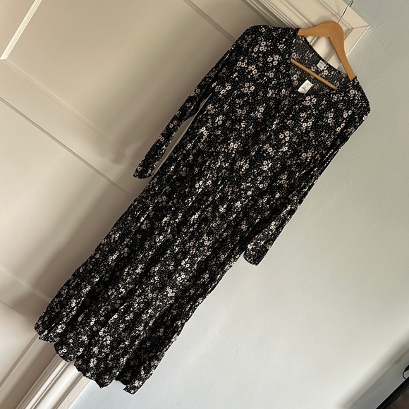 Old Navy Dresses & Skirts - Old Navy Black V-neck Long Sleeve Sundress